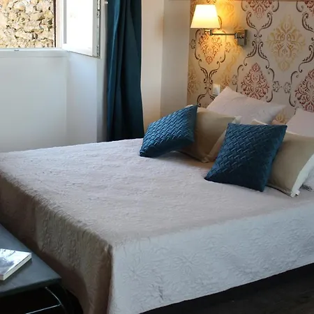 La Maison Cayre Bed and Breakfast