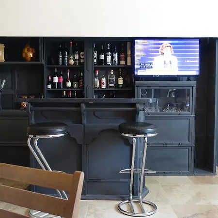 Bed and Breakfast La Maison Cayre 3*